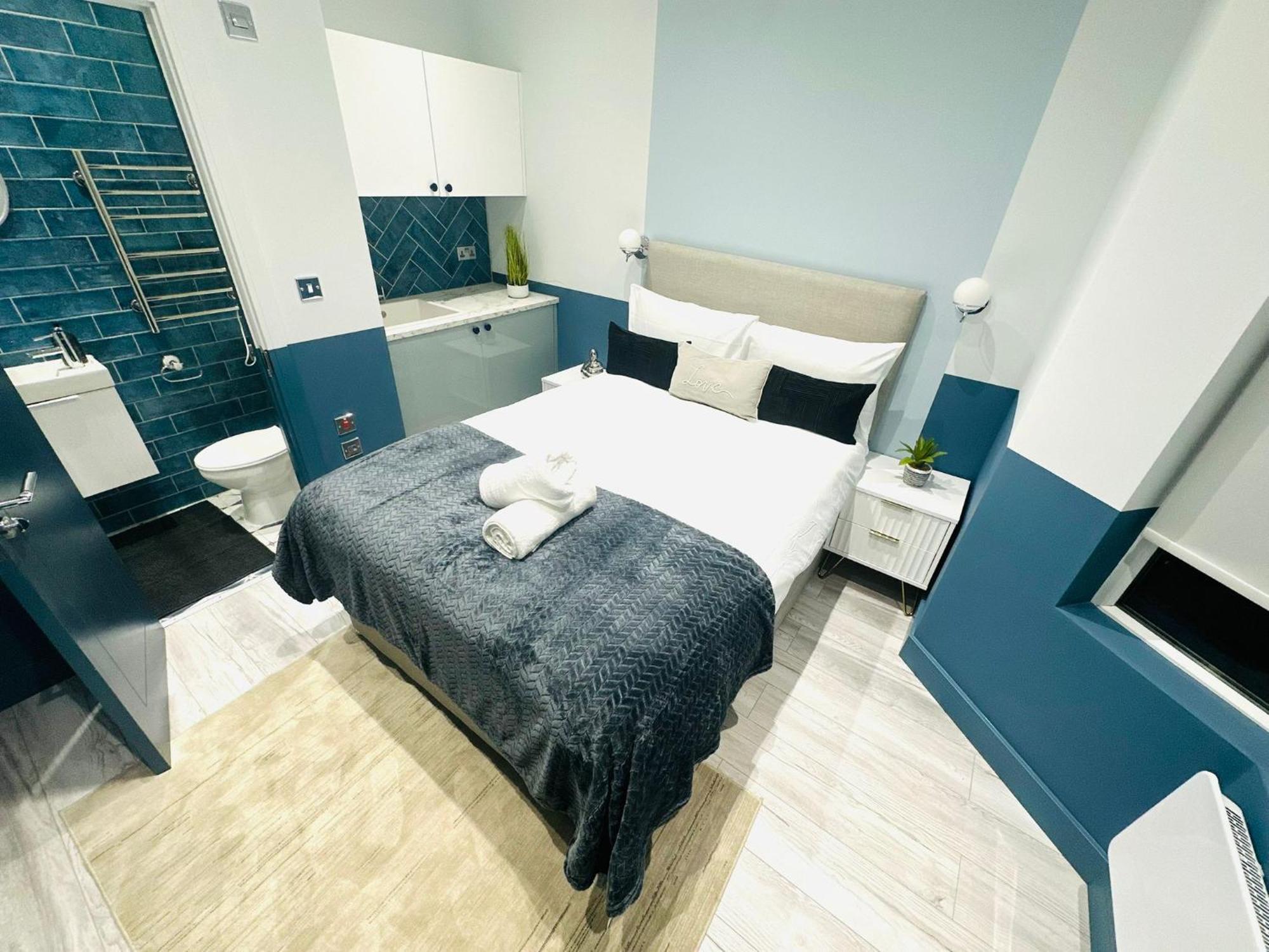Holly B Mini Great Location For Tourist!!! Pensiune *