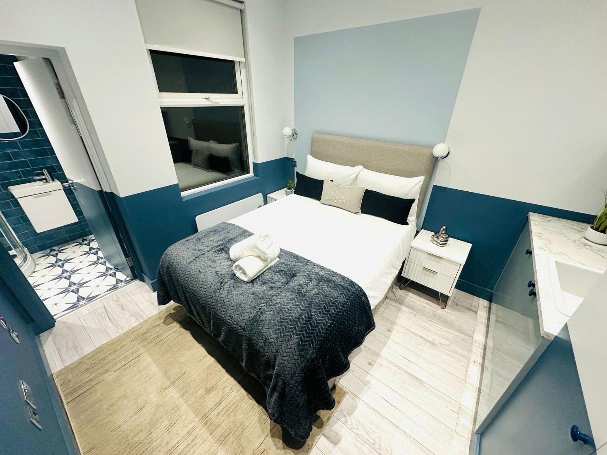 Holly B Mini Great Location For Tourist!!! Pensiune *